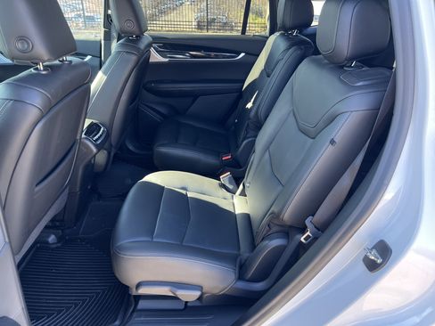 Used 2021 Cadillac XT6 Premium Luxury w/ LPO, ONYX Package image 29