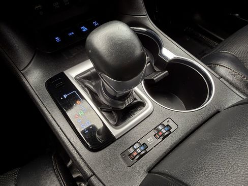 Used 2019 Toyota Highlander Limited image 26