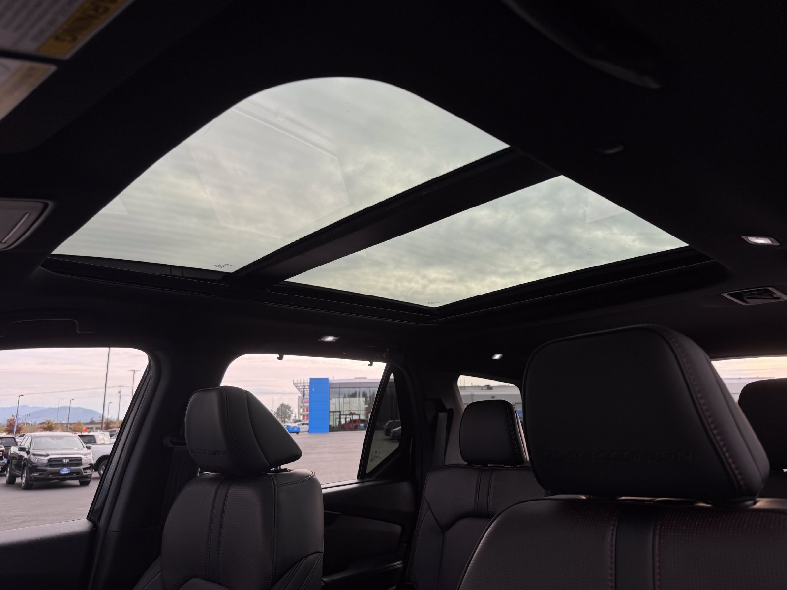 Certified 2025 Honda Pilot Black Edition image 13