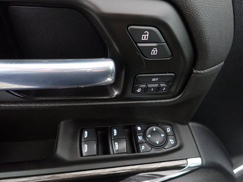 Used 2021 Chevrolet Silverado 2500 LTZ image 19