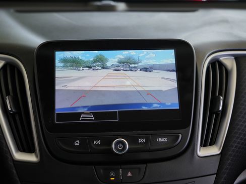 Used 2025 Chevrolet Malibu RS FWD image 15