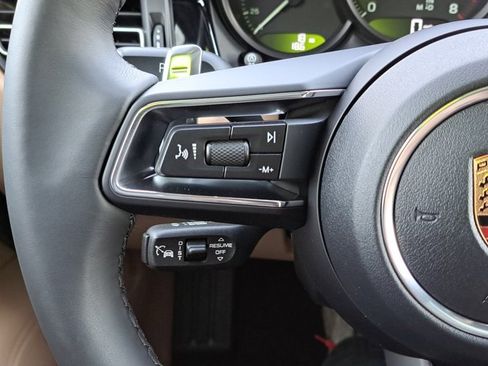 Used 2026 Porsche Macan AWD/4WD image 30