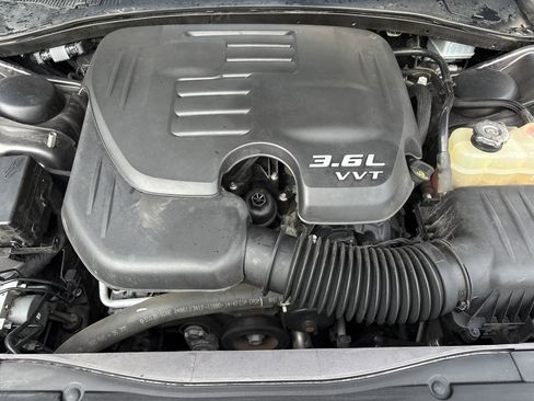 Used 2018 Chrysler 300 Limited w/ Harman/Kardon Audio Group image 33