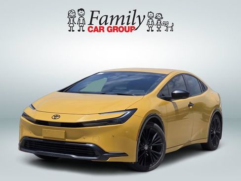 Used 2025 Toyota Prius FWD image 1