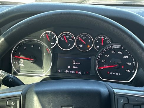 Used 2023 Chevrolet Silverado 2500 Custom w/ Custom Value Package image 5