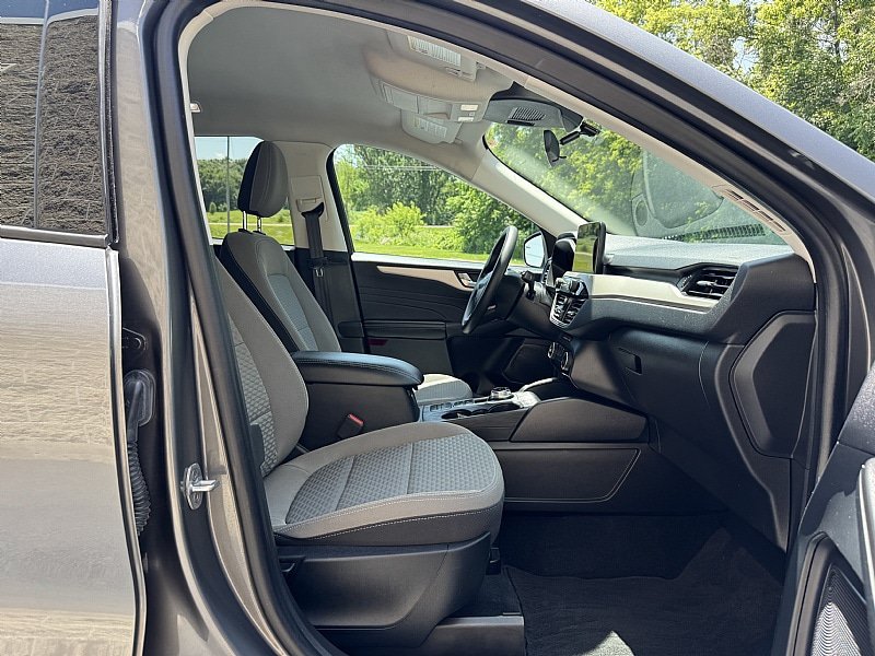Used 2021 Ford Escape SE w/ SE Sport Appearance Package AWD/4WD image 29