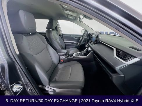 Used 2021 Toyota RAV4 XLE AWD/4WD image 30