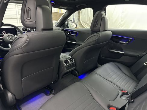Used 2025 Mercedes-Benz C 300 Sedan image 18
