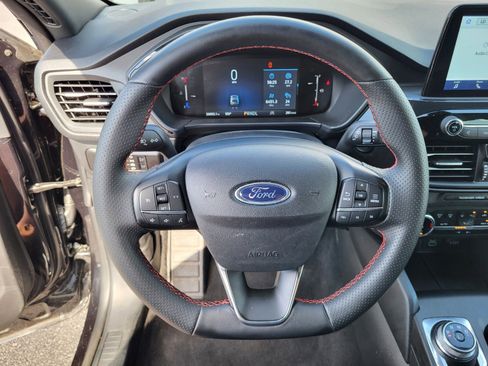 Certified 2025 Ford Escape ST-Line FWD image 27