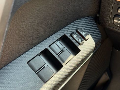Used 2013 Toyota RAV4 LE AWD/4WD image 18