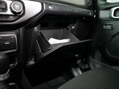 Used 2020 Jeep Wrangler Sport image 43