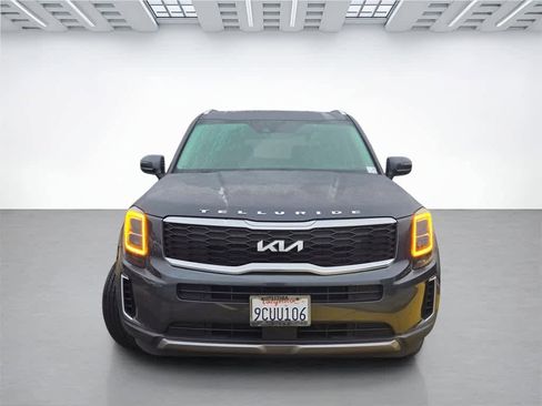 Used 2022 Kia Telluride EX w/ EX Premium Package image 2