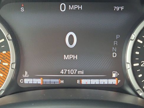 Used 2023 Jeep Renegade Latitude AWD/4WD image 32