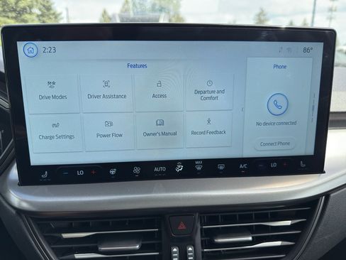 New 2025 Ford Escape SE image 24