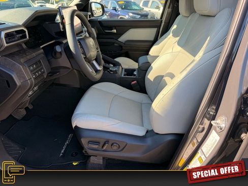 Used 2024 Toyota Tacoma 4x4 Double Cab image 15