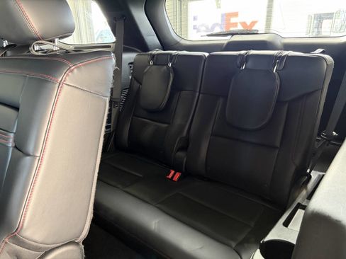 Used 2025 Ford Explorer ST-Line w/ ST-Line Street Pack image 26