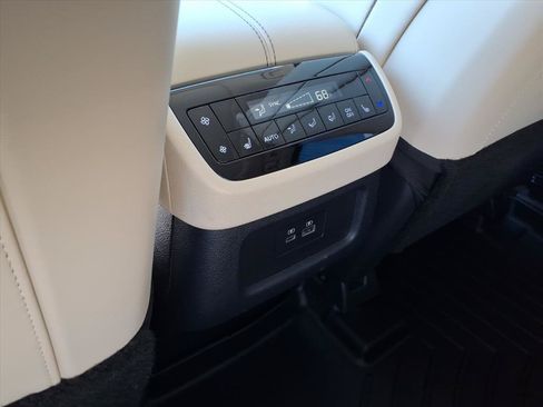 Used 2025 INFINITI QX60 Luxe AWD/4WD image 16