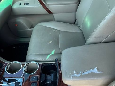 Used 2013 Toyota Highlander Limited AWD/4WD image 10