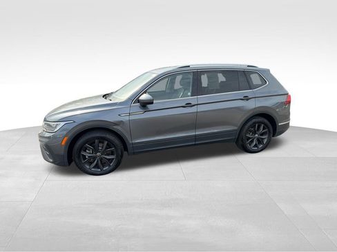 Used 2024 Volkswagen Tiguan SE FWD image 6