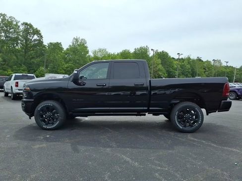 New 2026 RAM 2500 Laramie AWD/4WD image 4