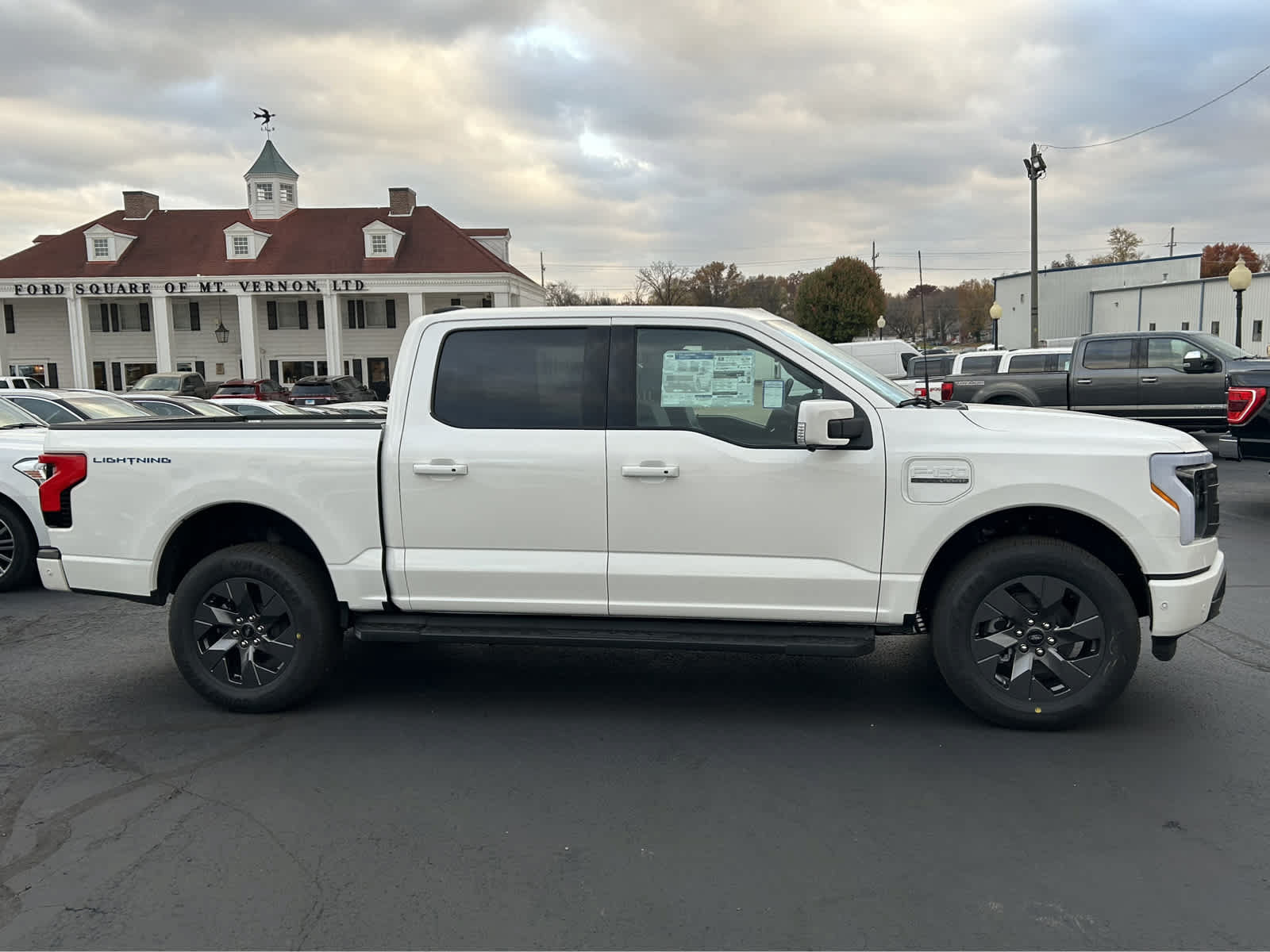 New 2023 Ford F150 Lightning Lariat AWD/4WD image 6
