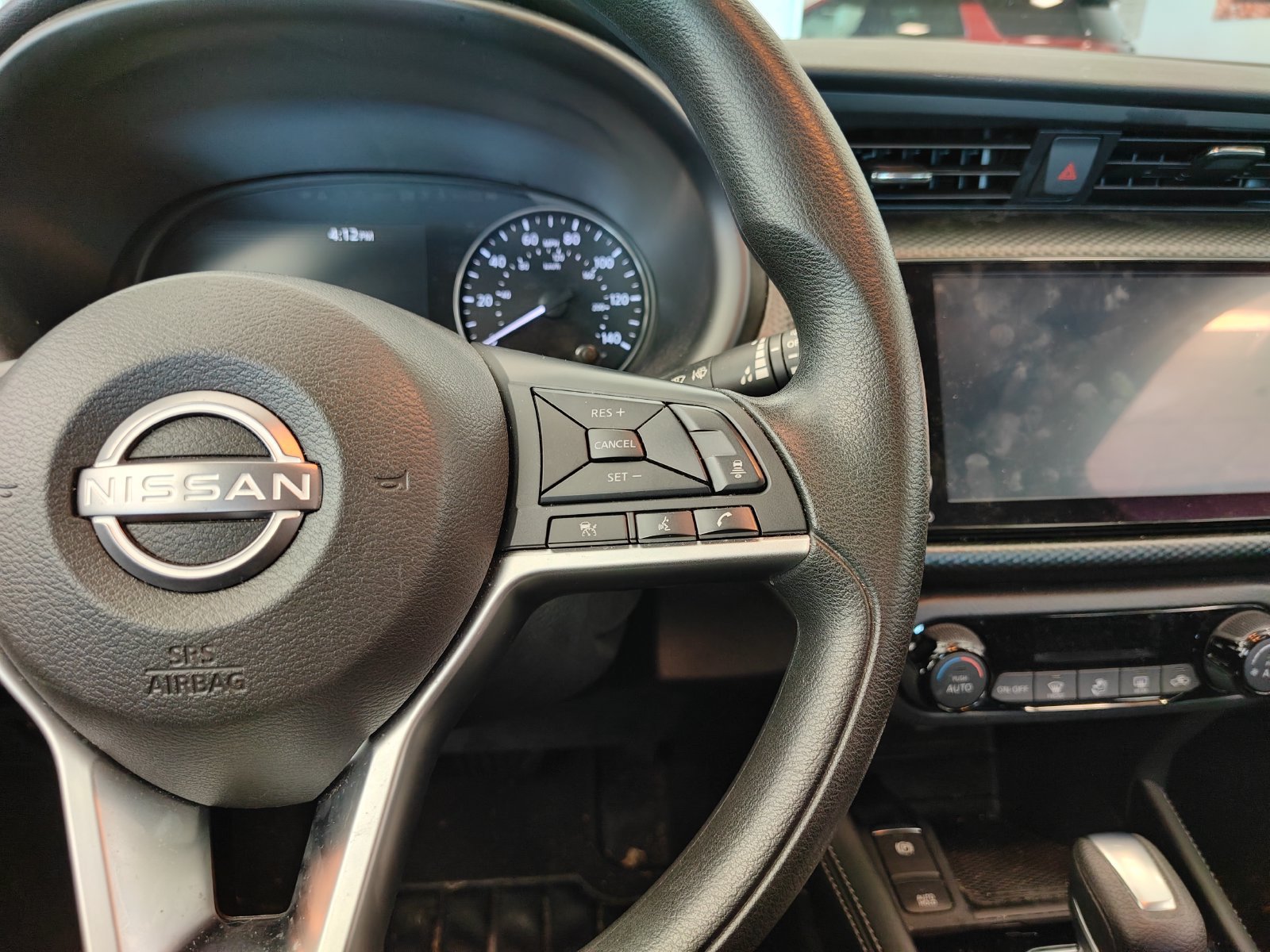 Used 2022 Nissan Kicks SV FWD image 11