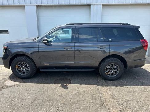 Used 2025 Ford Expedition Tremor AWD/4WD image 3