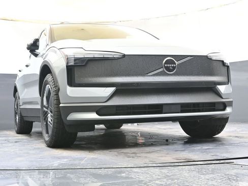 New 2026 Volvo EX30 Cross Country Ultra image 36