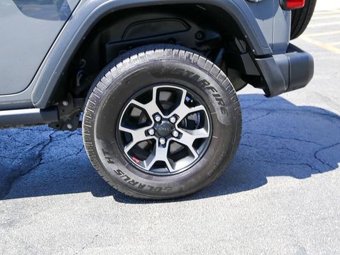 Used 2018 Jeep Wrangler Unlimited Rubicon w/ Steel Bumper Group AWD/4WD image 5
