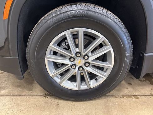 Used 2023 Chevrolet Traverse LT w/ LPO, Floor Liner Package AWD/4WD image 11