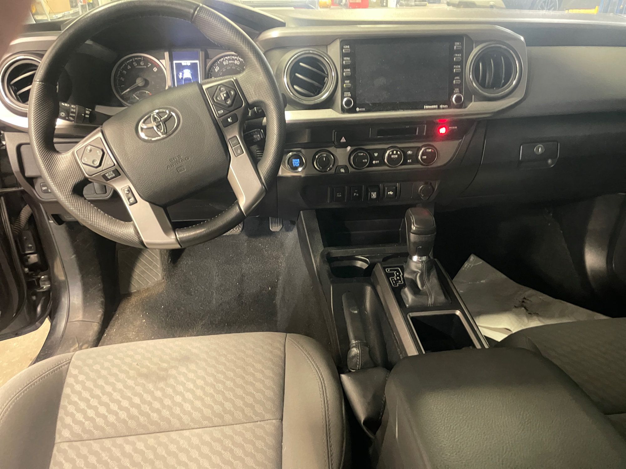 Used 2023 Toyota Tacoma SR5 AWD/4WD image 10