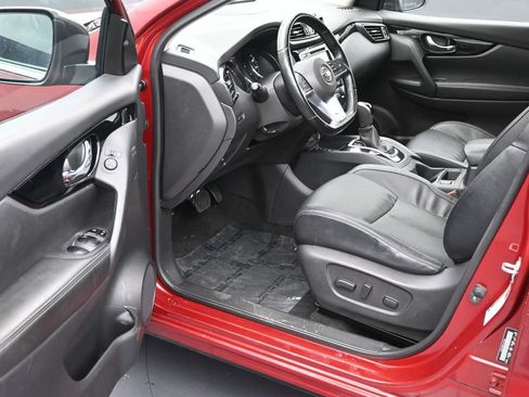 Used 2022 Nissan Rogue Sport SL w/ Premium Package FWD image 11