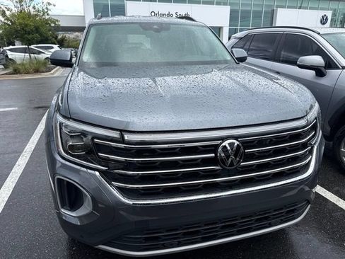 Used 2024 Volkswagen Atlas SE FWD image 2