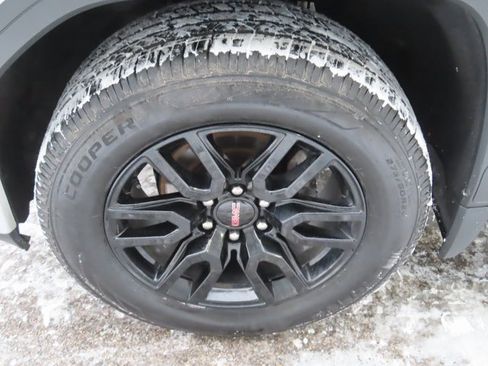 Used 2022 GMC Sierra 1500 Elevation w/ Preferred Package image 15