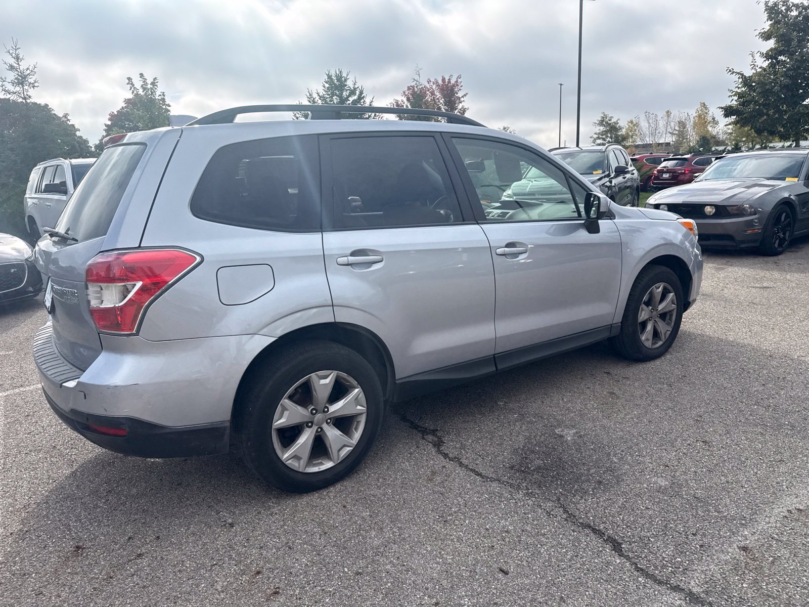 Used 2016 Subaru Forester 2.5i Premium AWD/4WD image 5