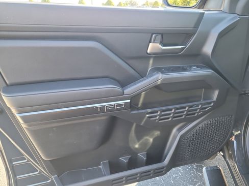 Certified 2025 Toyota Tacoma TRD Off-Road image 18