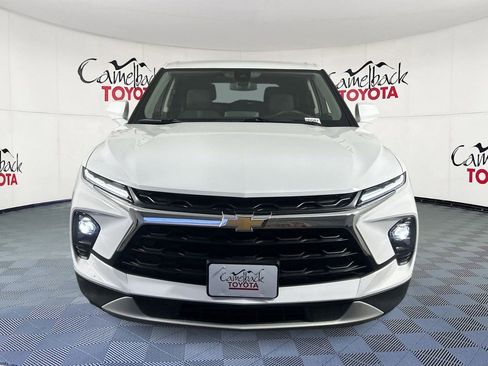 Used 2025 Chevrolet Blazer LT FWD image 2