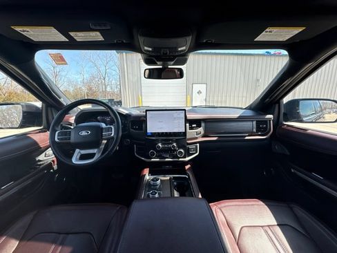 Used 2024 Ford Expedition Limited AWD/4WD image 22