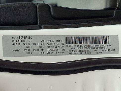 Used 2017 Jeep Grand Cherokee Limited AWD/4WD image 27
