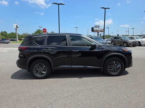Used 2024 Nissan Rogue S FWD image 9