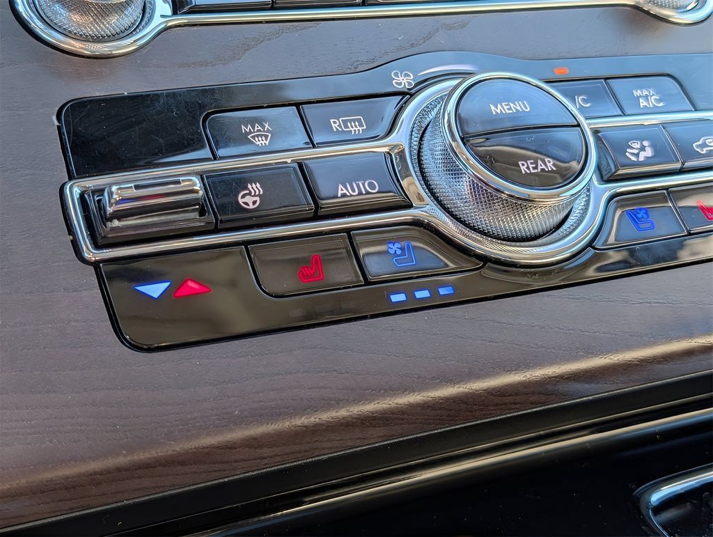 Used 2023 Lincoln Aviator Reserve w/ Equipment Group 201A RWD image 26
