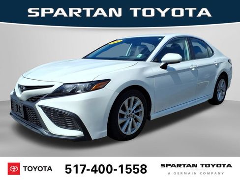 Used 2024 Toyota Camry SE AWD/4WD image 1