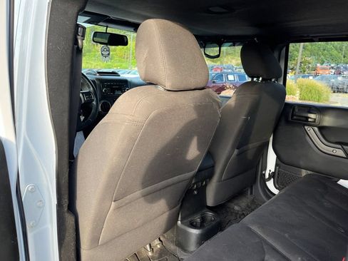 Used 2017 Jeep Wrangler Unlimited Sport w/ Quick Order Package 24S AWD/4WD image 8