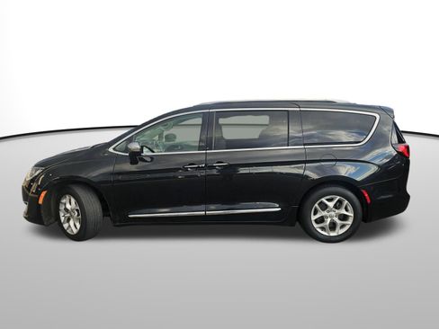 Used 2020 Chrysler Pacifica Limited image 2
