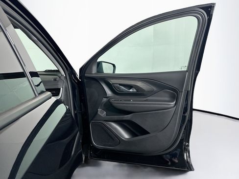 Used 2022 GMC Terrain SLT w/ Elevation Edition image 33