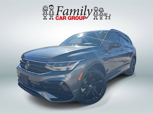 Used 2024 Volkswagen Tiguan SE R-Line image 1