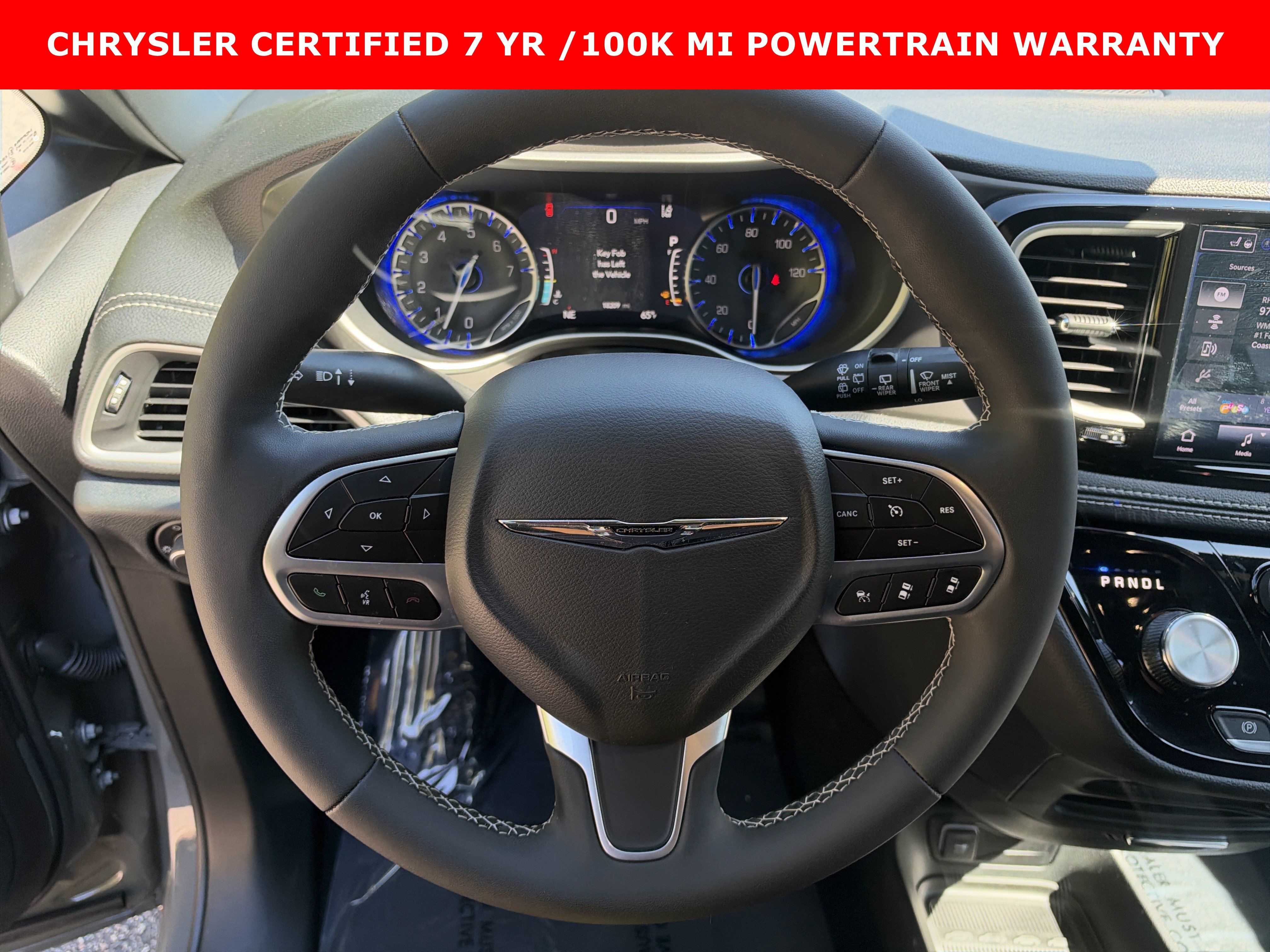 Used 2025 Chrysler Pacifica Select FWD image 17