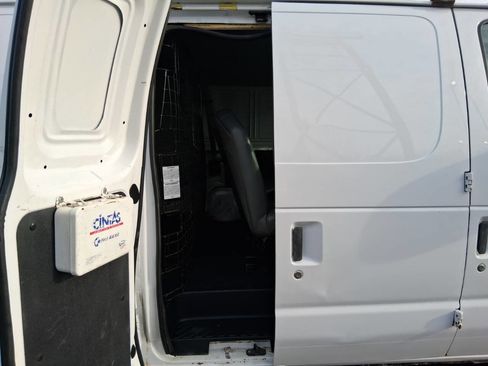 Used 2014 Ford E-250 and Econoline 250 Extended w/ Crew Van Package RWD image 8
