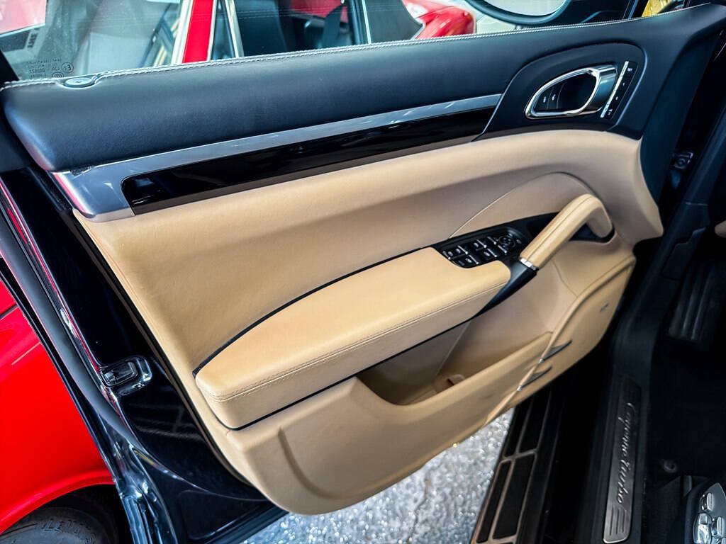 Used 2014 Porsche Cayenne AWD/4WD image 17