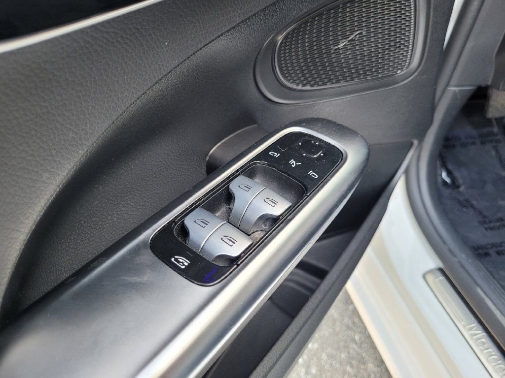 Used 2023 Mercedes-Benz C 300 Sedan image 33